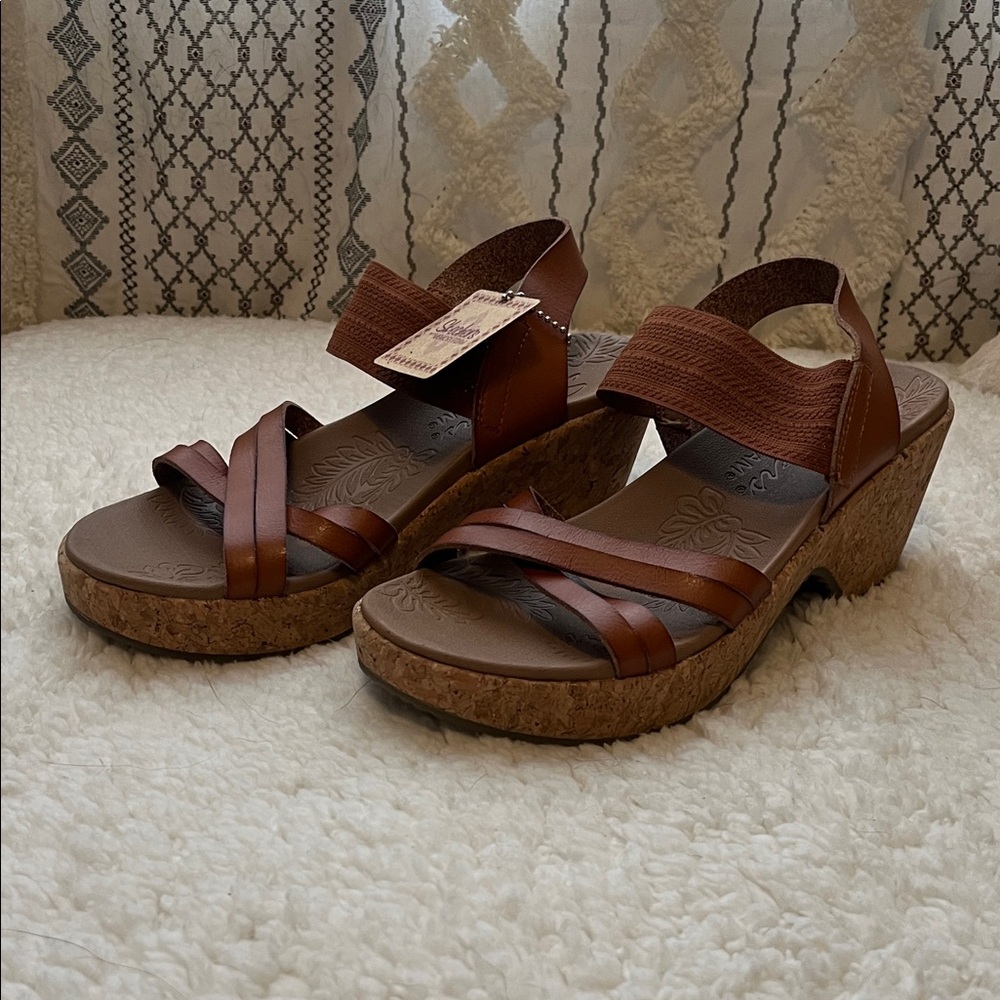 Skechers Luxe Foam Comfort Wedge